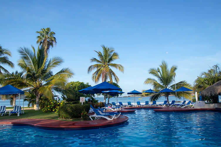 alberca vista al mar ixtapa zihuatanejo