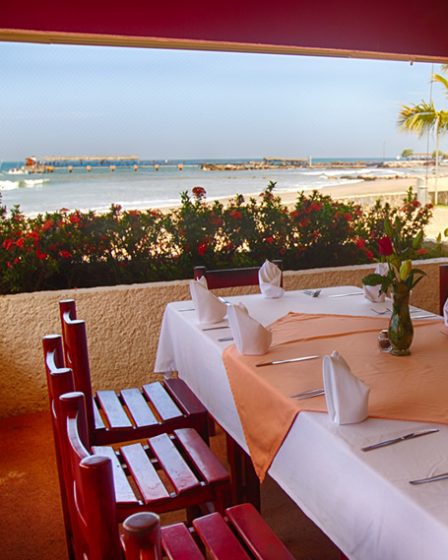restaurante en la playa, ixtapa, hotel, qualton